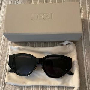 Dezi Charge It Sunglasses